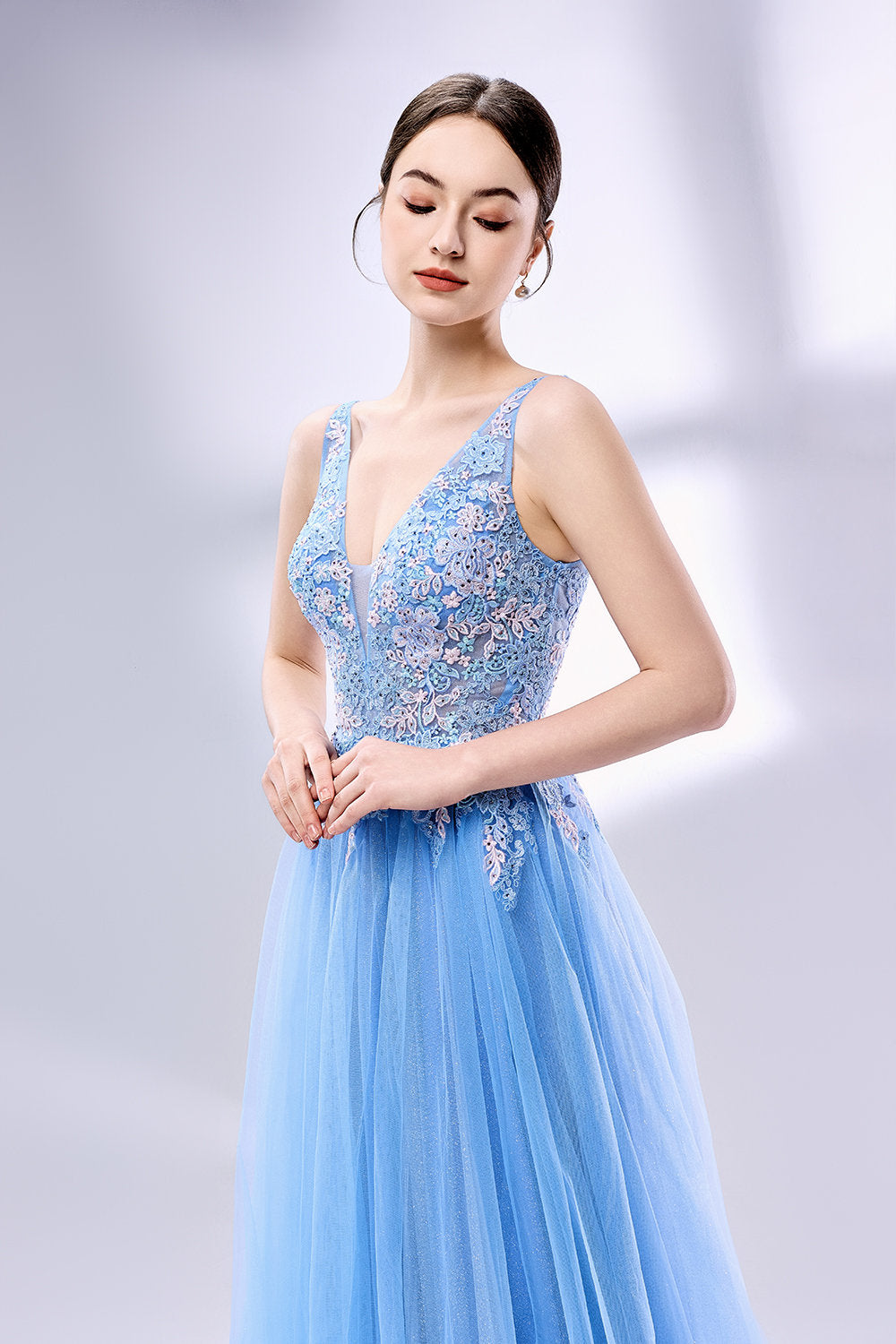 Wholesale Applique V - Neck Tulle Prom Dress KT1446