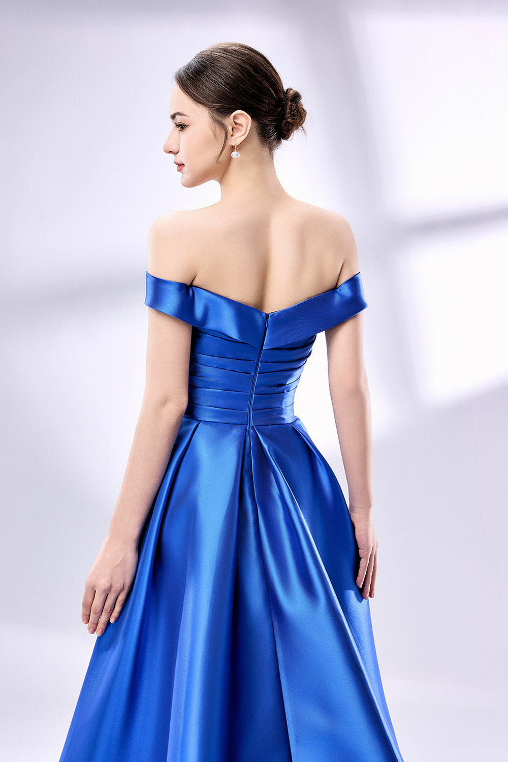 Wholesale Off - Shoulder Satin Prom Gown 33113