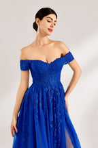 A woman poses against a light backdrop in a royal - blue tulle off - shoulder gown. The dress boasts a sweetheart neckline, delicate lace embroidery with a hint of shimmer on the bodice and skirt, plus a high side slit. Its elegant style gives off a romantic and glamorous vibe, ideal for formal events such as proms or weddings.5