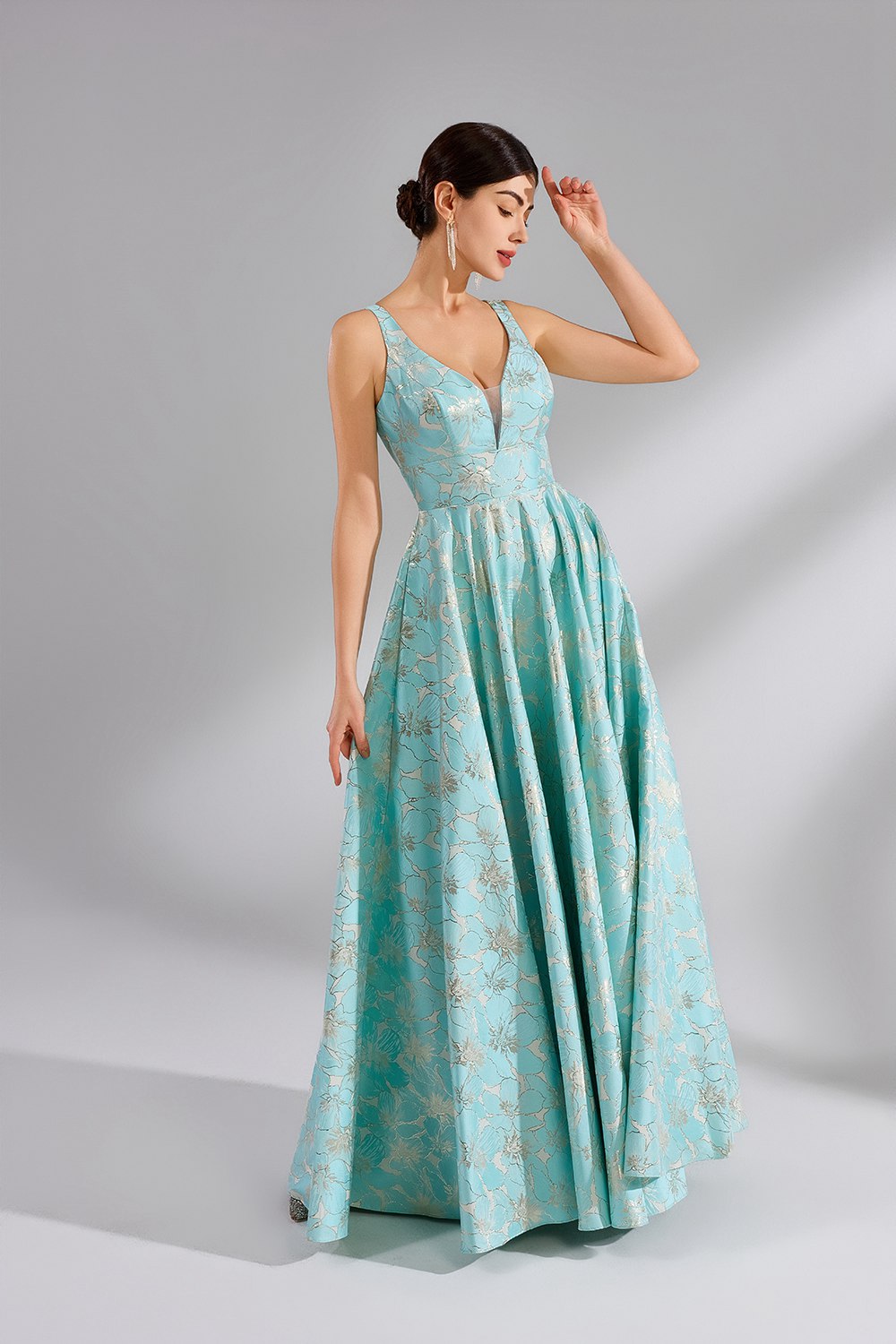 Manufacturer Elegant Plunging V-Neck Jacquard Ballgown 32963