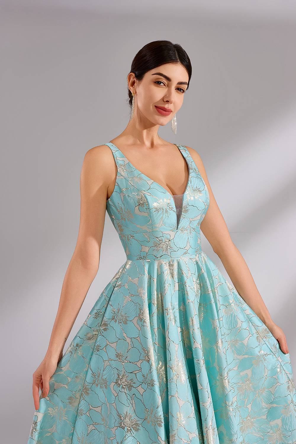 Manufacturer Elegant Plunging V-Neck Jacquard Ballgown 32963