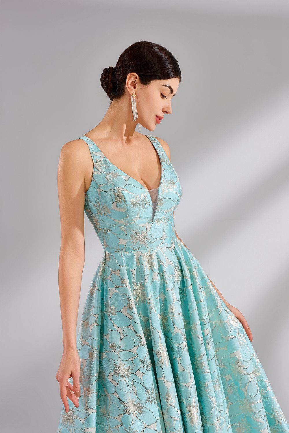 Manufacturer Elegant Plunging V-Neck Jacquard Ballgown 32963