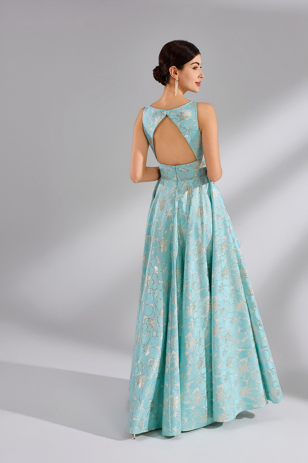 Manufacturer Elegant Plunging V-Neck Jacquard Ballgown 32963