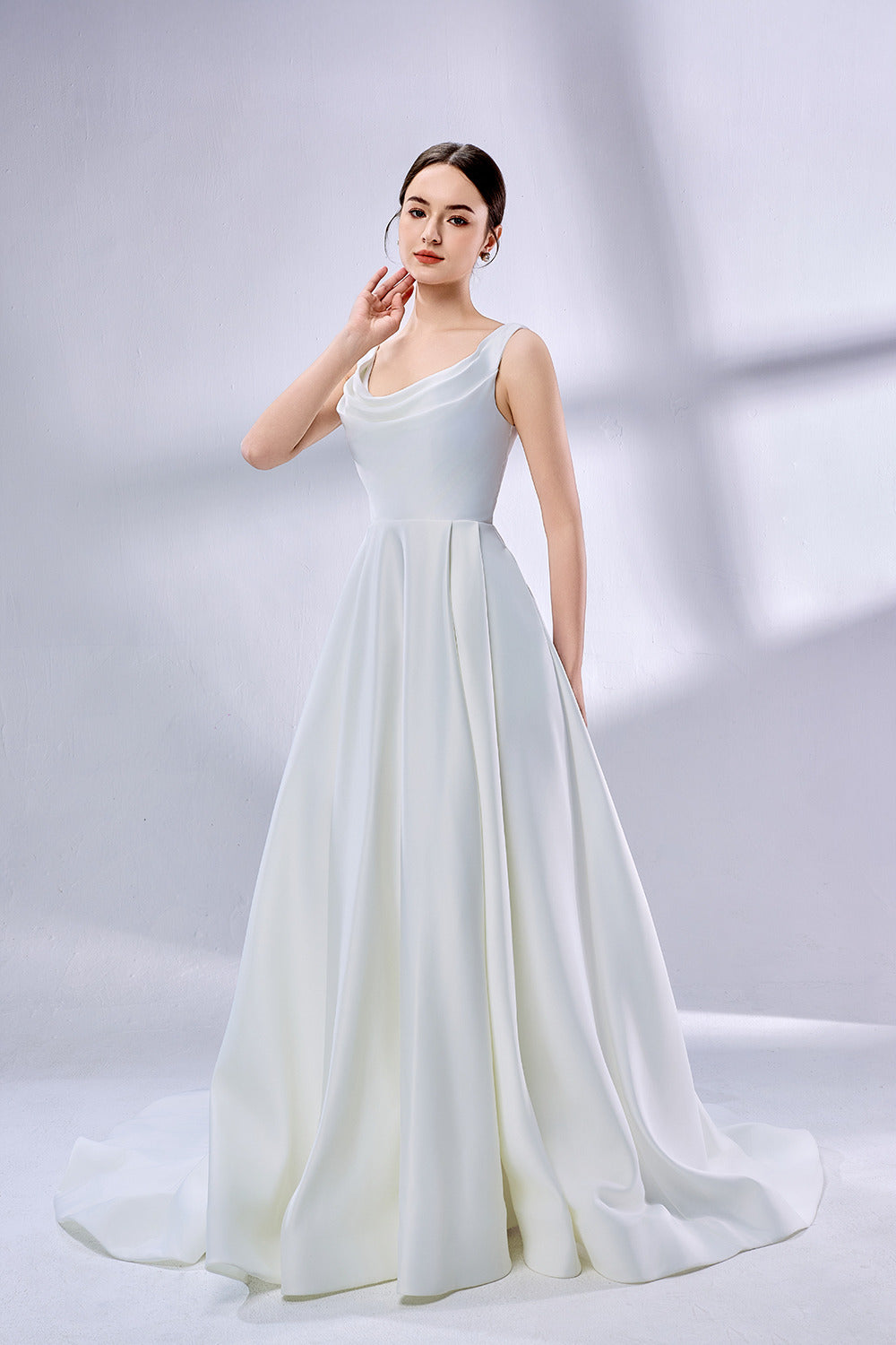 Supplier Cowl Neck Satin Ball Gown Wedding Dress 3342