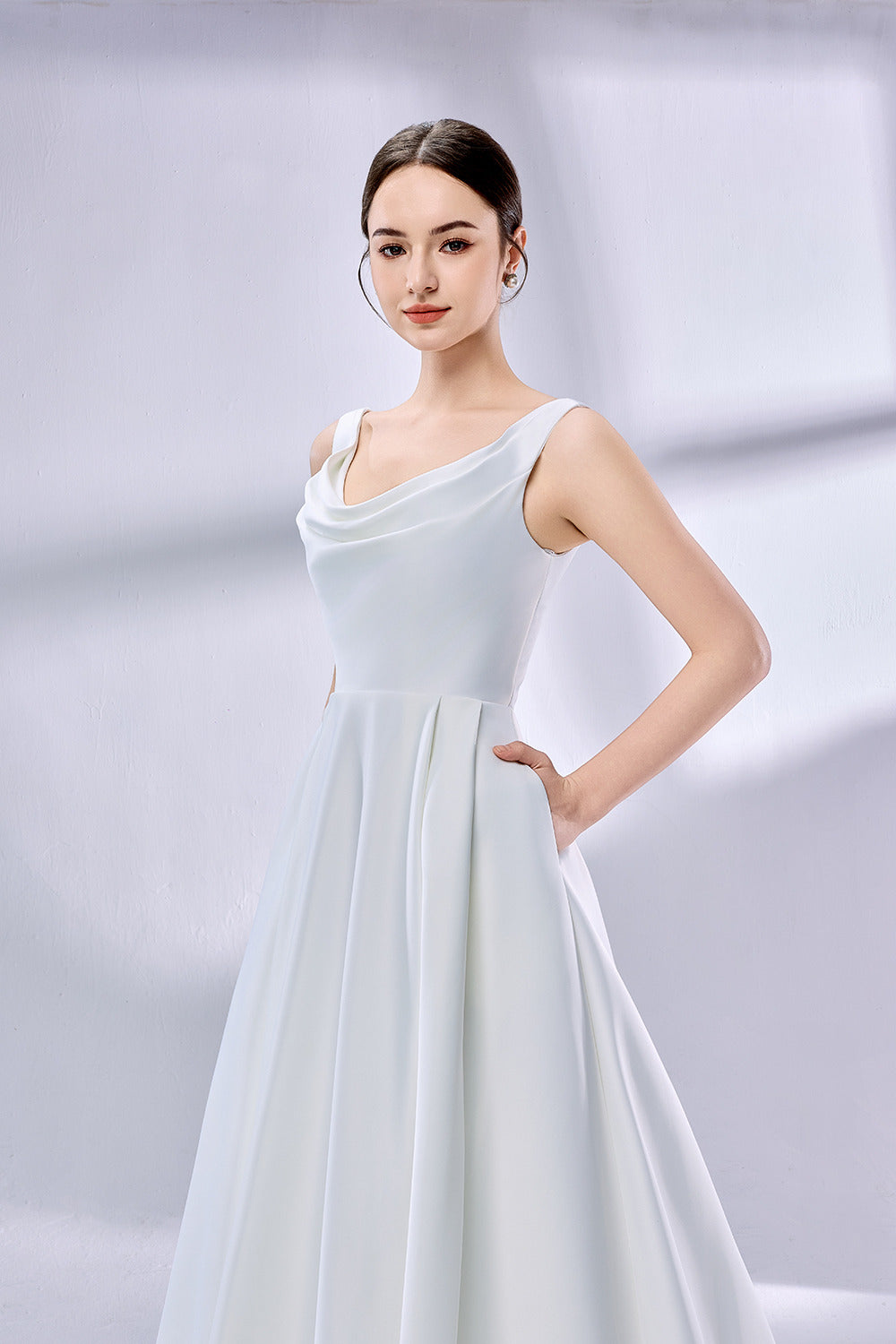 Supplier Cowl Neck Satin Ball Gown Wedding Dress 3342