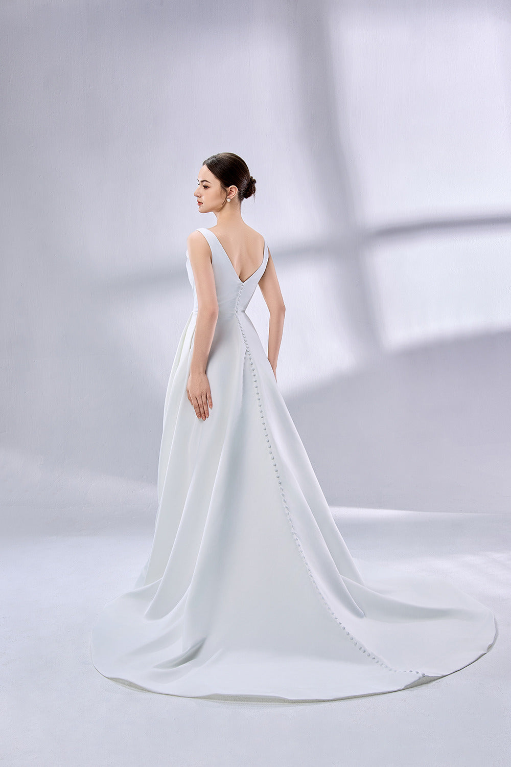Supplier Cowl Neck Satin Ball Gown Wedding Dress 3342
