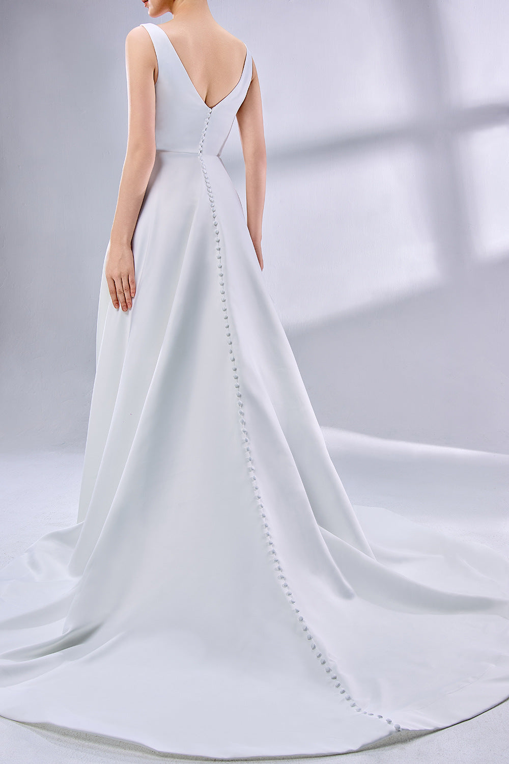 Supplier Cowl Neck Satin Ball Gown Wedding Dress 3342