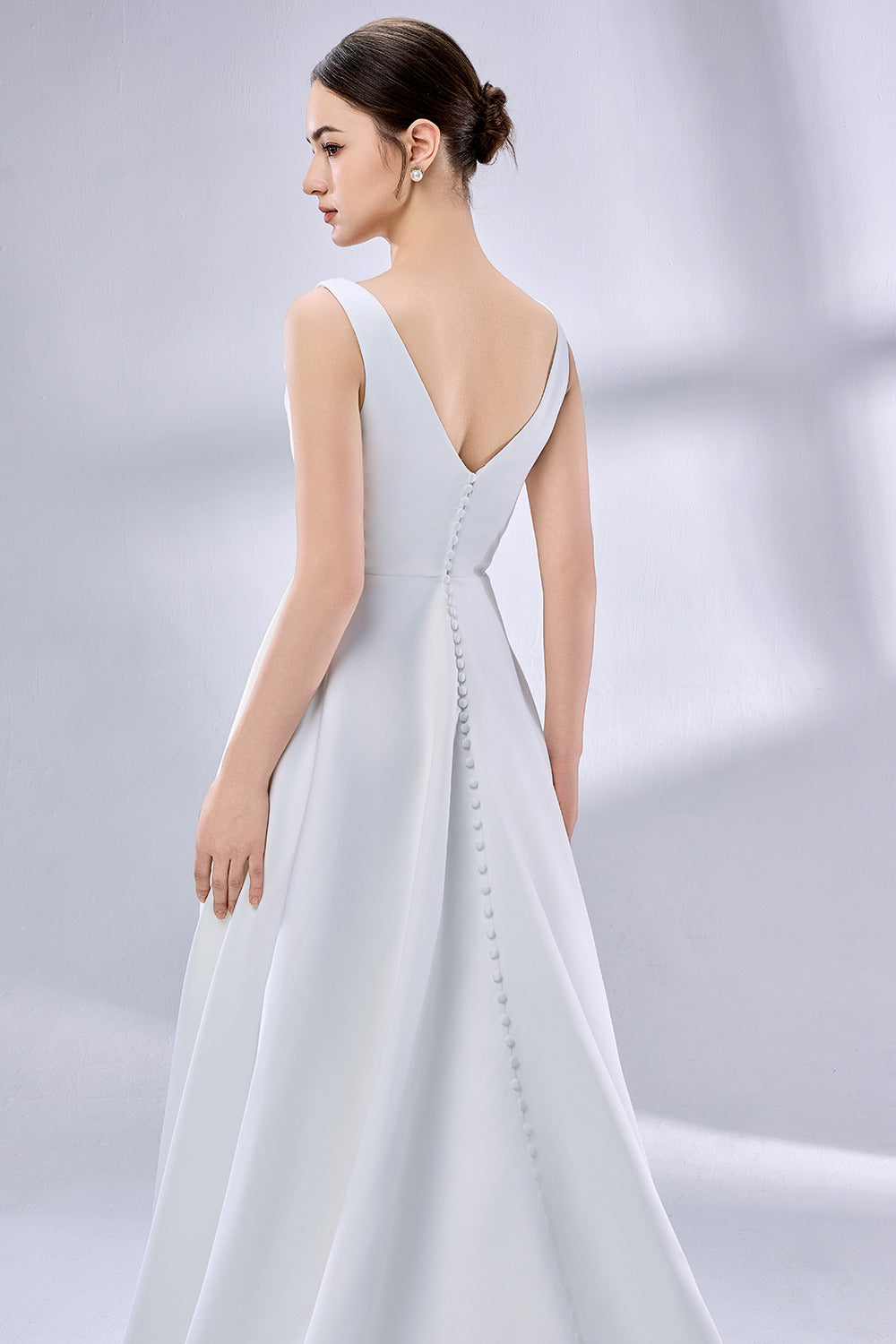 Supplier Cowl Neck Satin Ball Gown Wedding Dress 3342