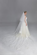 Wholesale Floral-Embellished Cathedral Bridal Veil t046