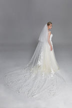 Wholesale Floral-Embellished Cathedral Bridal Veil t046
