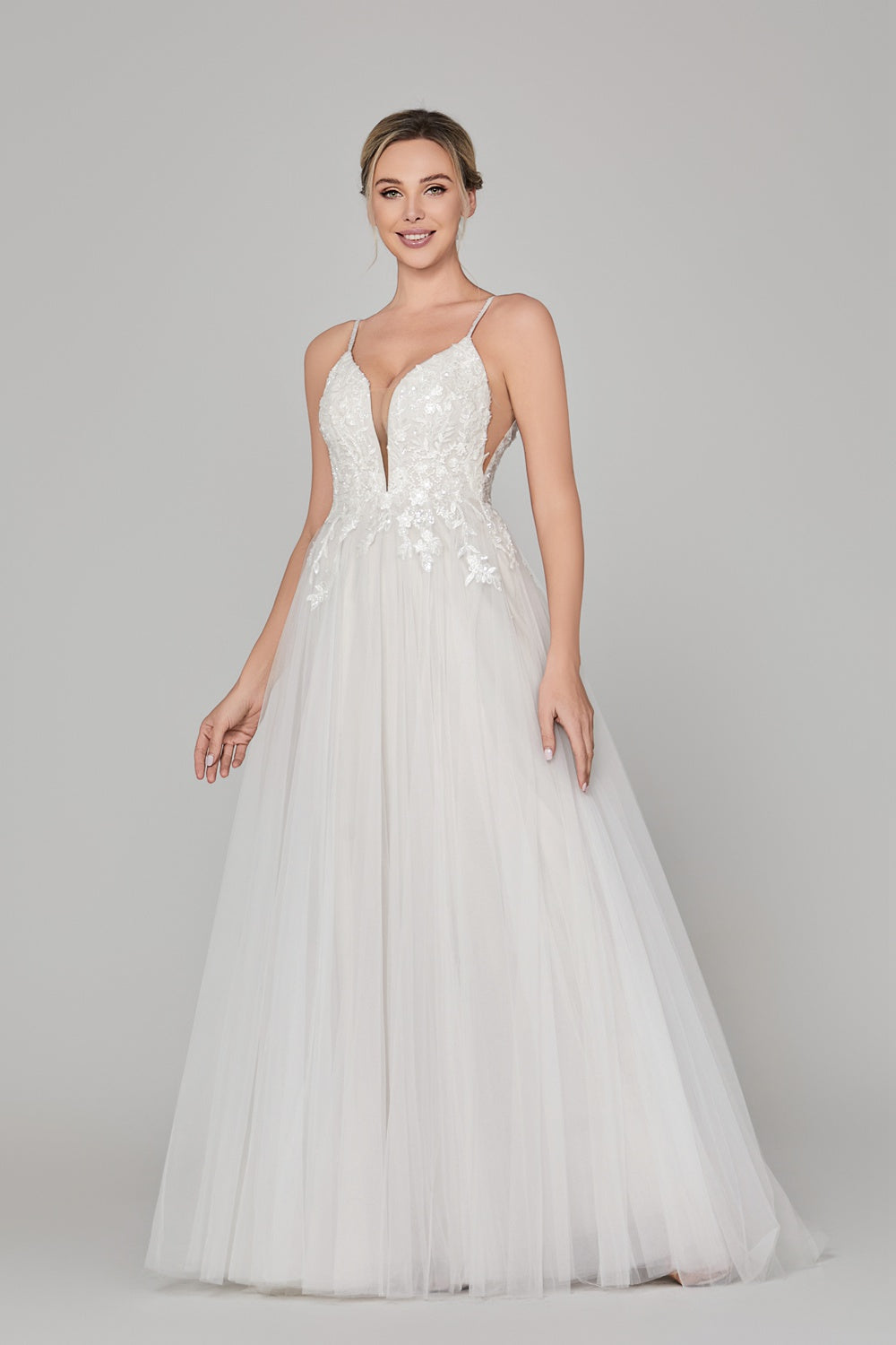 Wholesale Handcrafted Lace Tulle Bridal Gown 32847