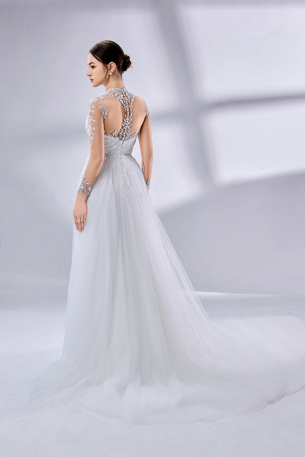 Wholesale High - Neck Sheer Sleeve Embroidered Tulle Wedding Dress 3344