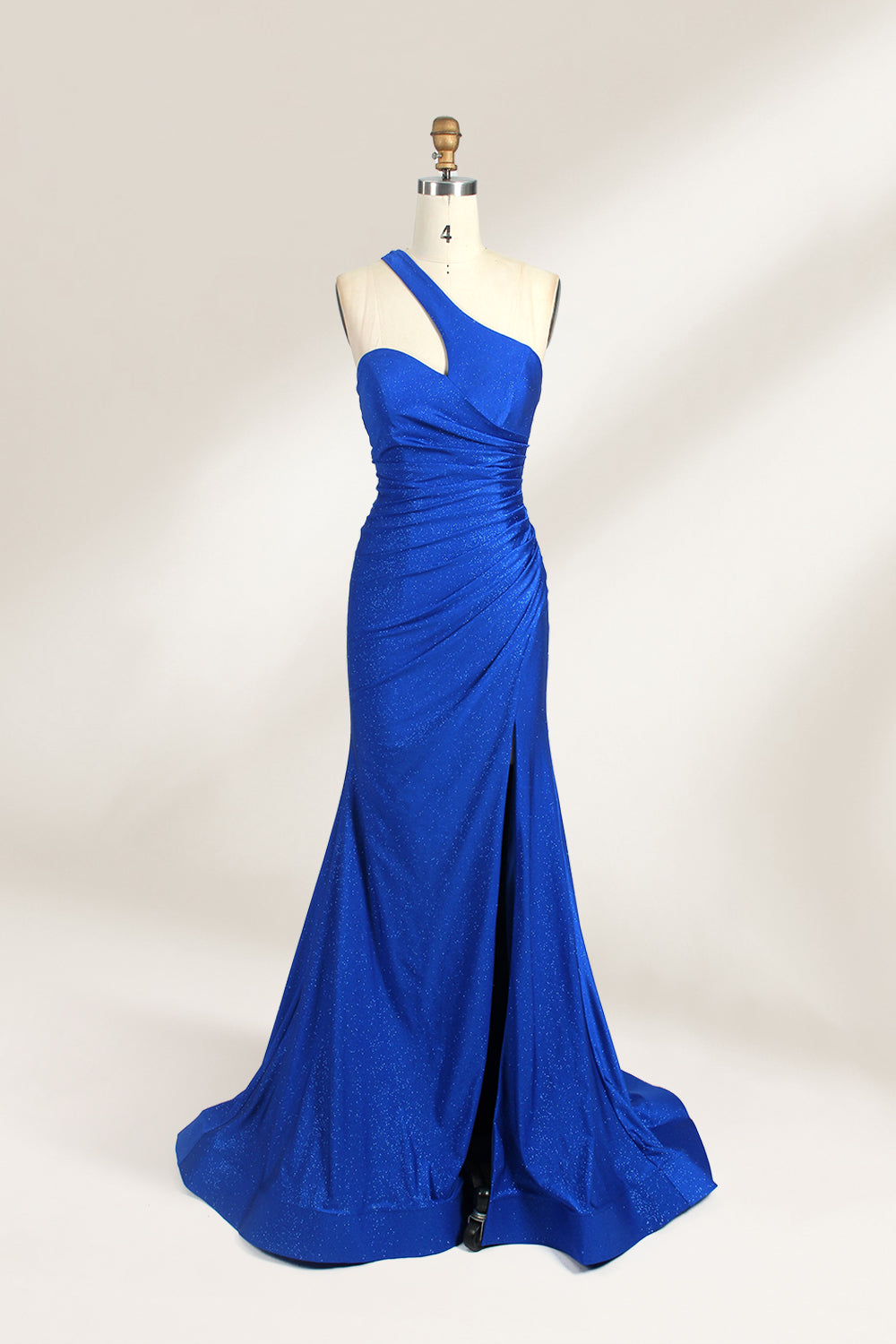 Royal blue one-shoulder prom dress with mermaid cut, side slit & ruching. A sleek, elegant pick for formalwear—perfect for bulk orders & party collections.