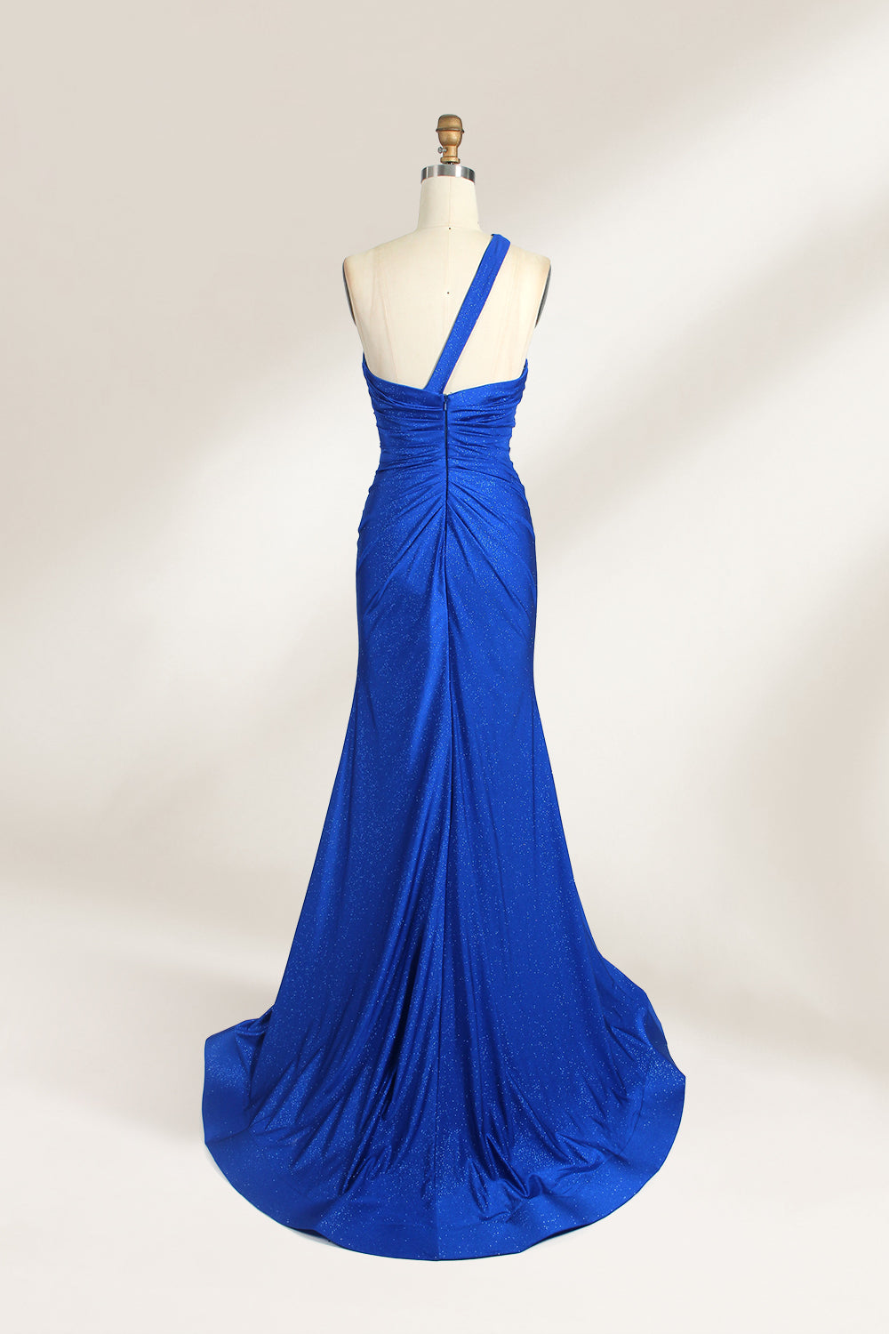 Royal blue one-shoulder prom dress with mermaid cut, side slit & ruching. A sleek, elegant pick for formalwear—perfect for bulk orders & party collections.