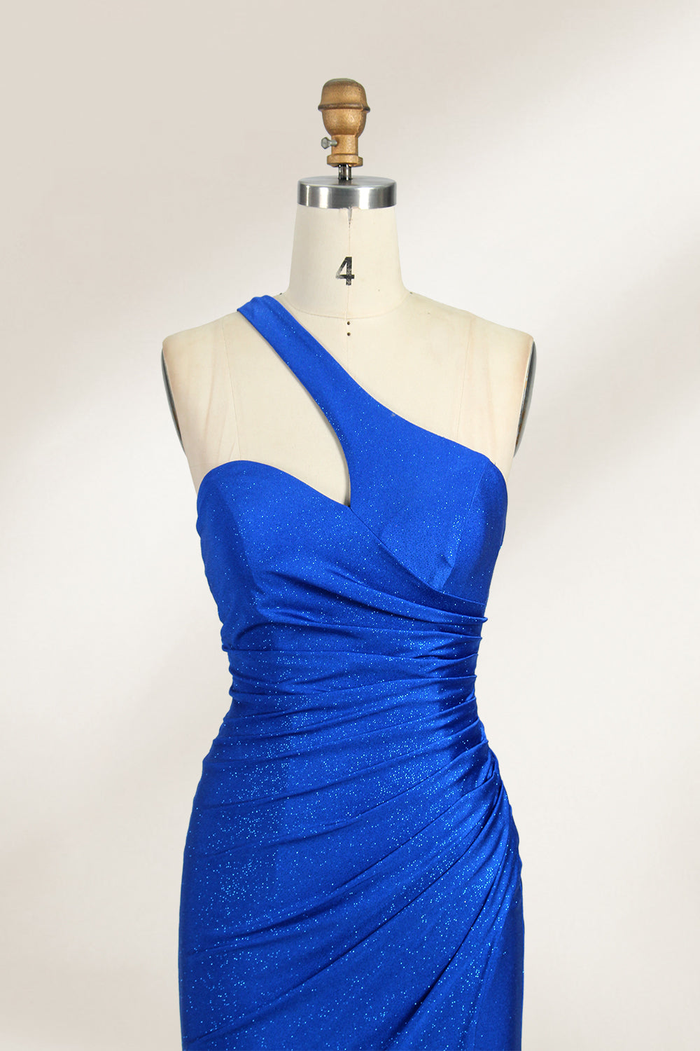Royal blue one-shoulder prom dress with mermaid cut, side slit & ruching. A sleek, elegant pick for formalwear—perfect for bulk orders & party collections.