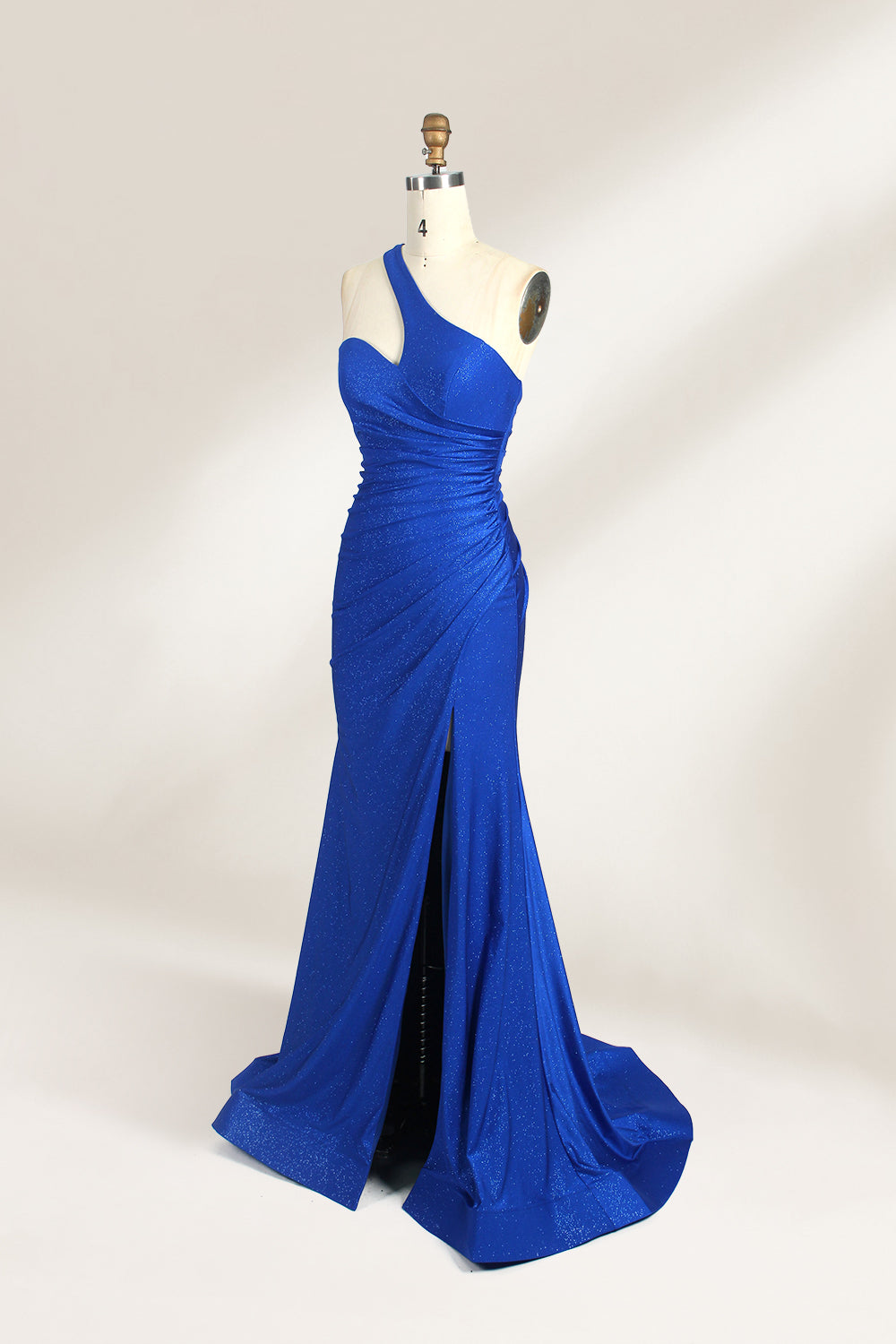 Royal blue one-shoulder prom dress with mermaid cut, side slit & ruching. A sleek, elegant pick for formalwear—perfect for bulk orders & party collections.
