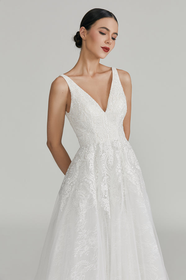 Wholesale Lace Petal Wedding Gown with Tulle Ball Gown Skirt 1311