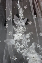 Wholesale Floral-Embellished Cathedral Bridal Veil t046
