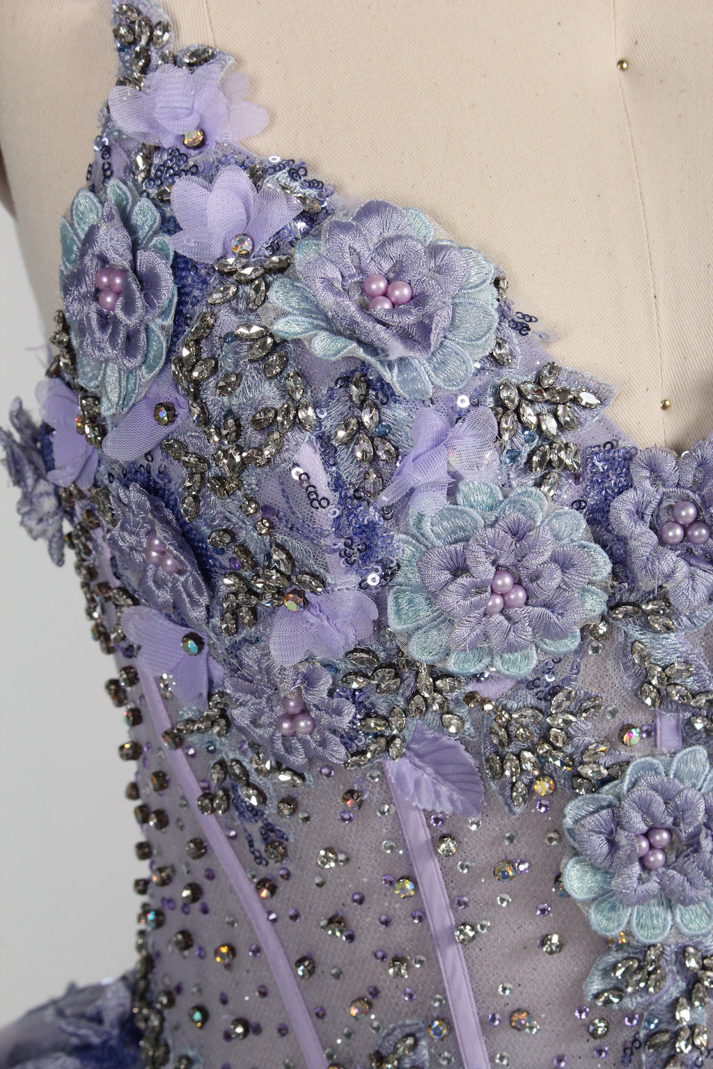 Wholesale Lilac Spaghetti Strap Quinceañera Dress 3D Floral Appliqués Glitter Ball Gown 3374