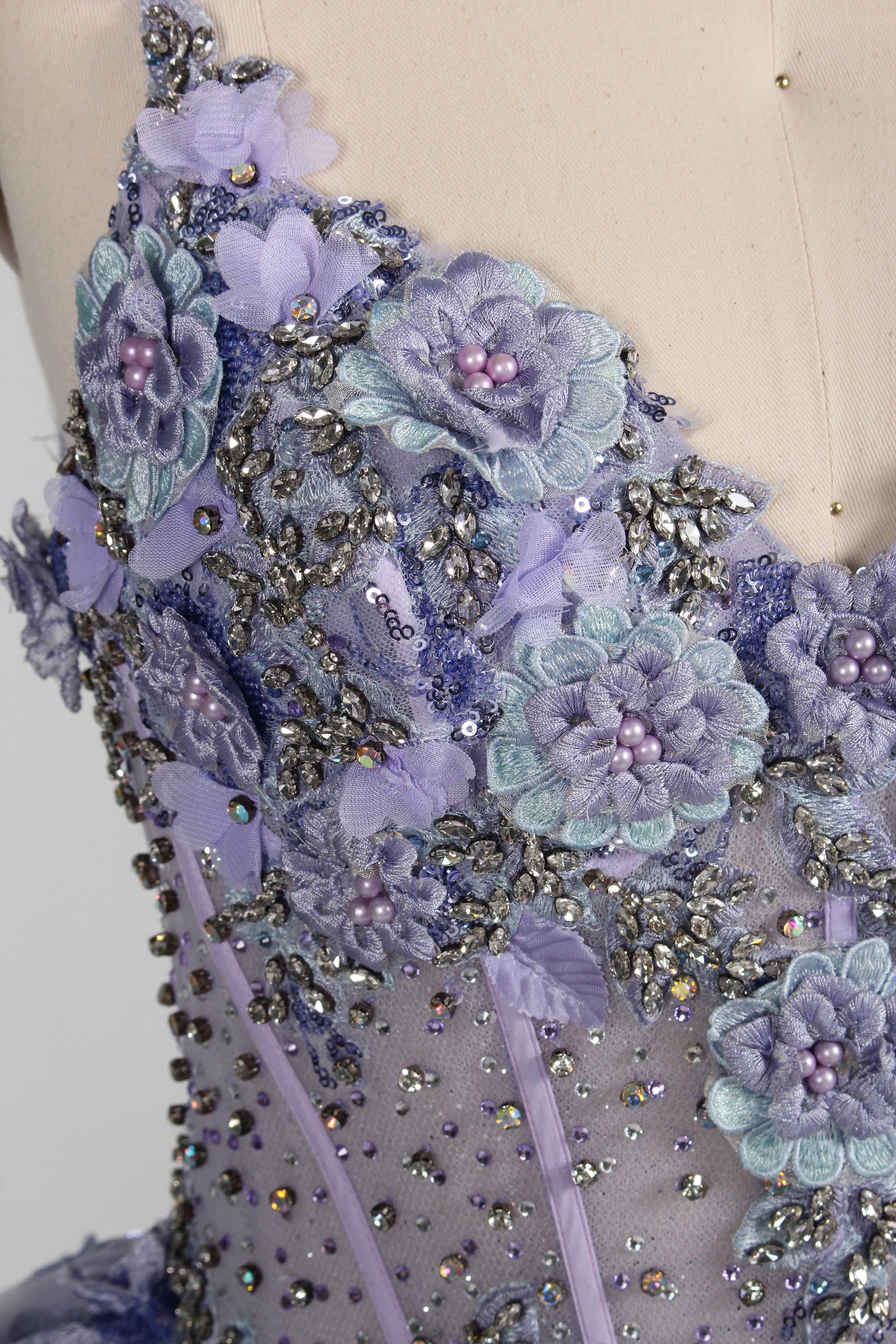 Wholesale Lilac Spaghetti Strap Quinceañera Dress 3D Floral Appliqués Glitter Ball Gown 3374