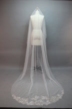 Wholesale Rhinestone-Trim Sheer Tulle Chapel Bridal Veil t029