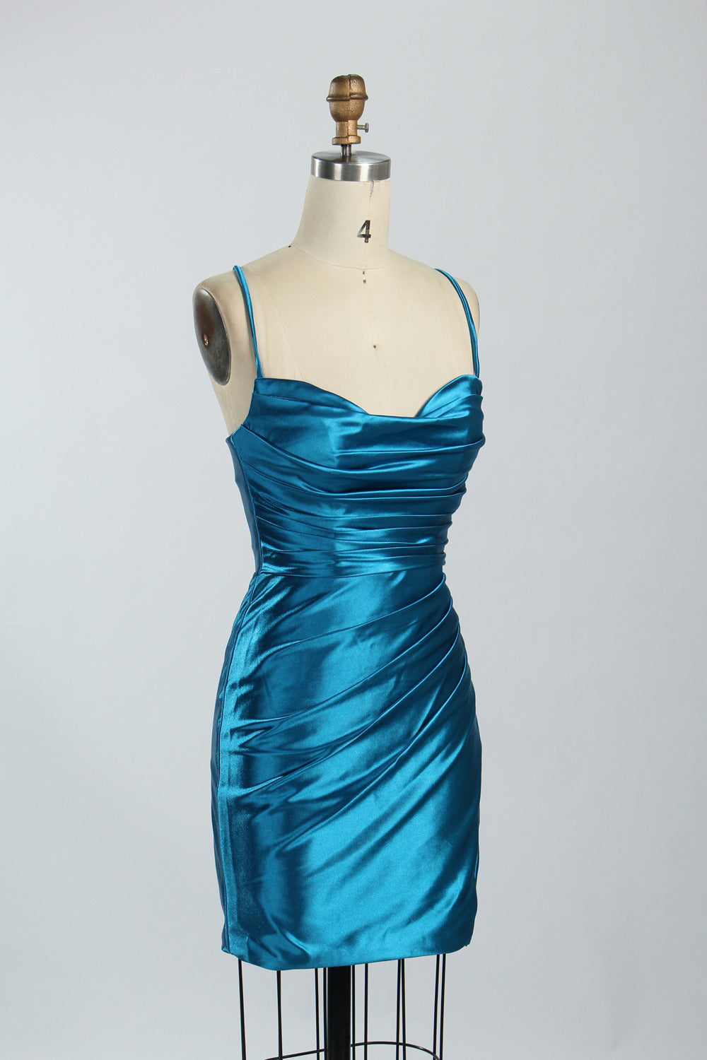 Chic Simplicity: Wholesale Classic Short Prom Dress for Effortless Elegance 32780S