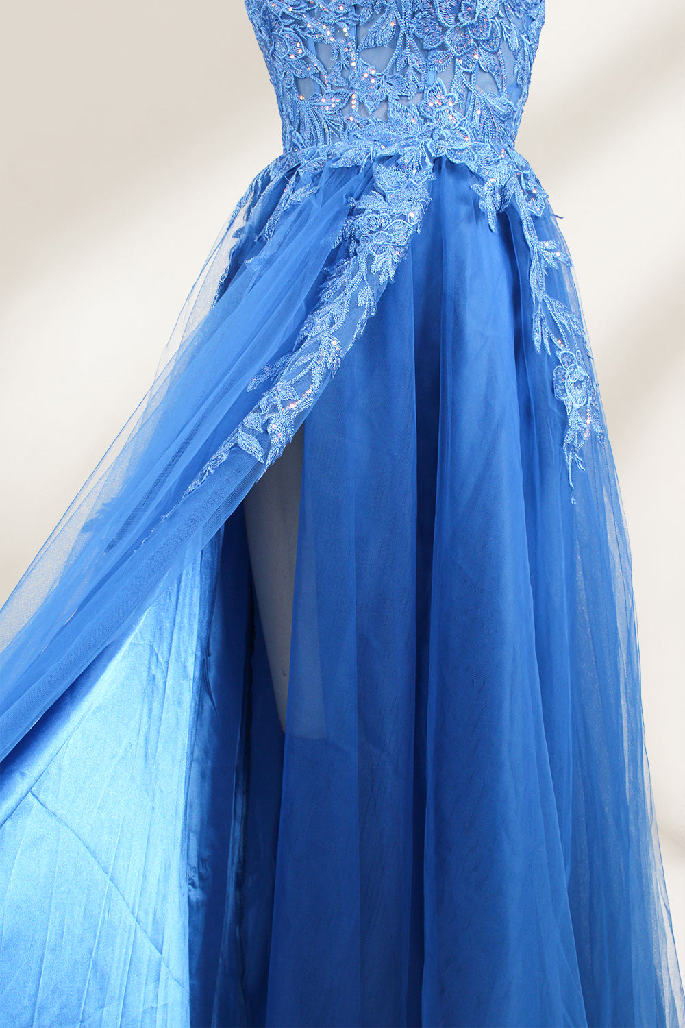 Supplier Strappy Lace-Embroidered Tulle Ballgown KT1372