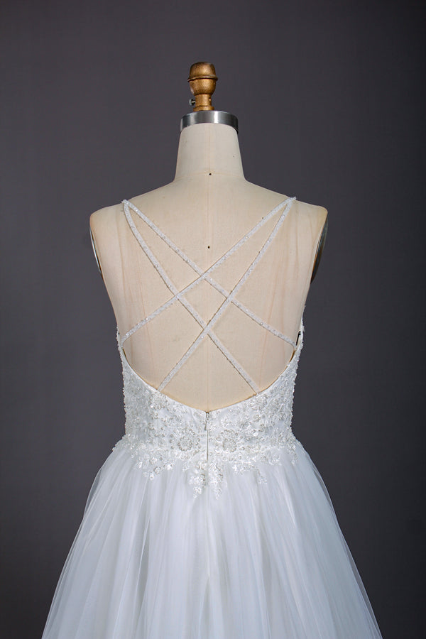 Wholesale Plunging V - Neck Wedding Dress 3293
