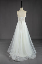 Manufacturers Strapless Tulle Wedding Dress with Lace Bodice KT1301