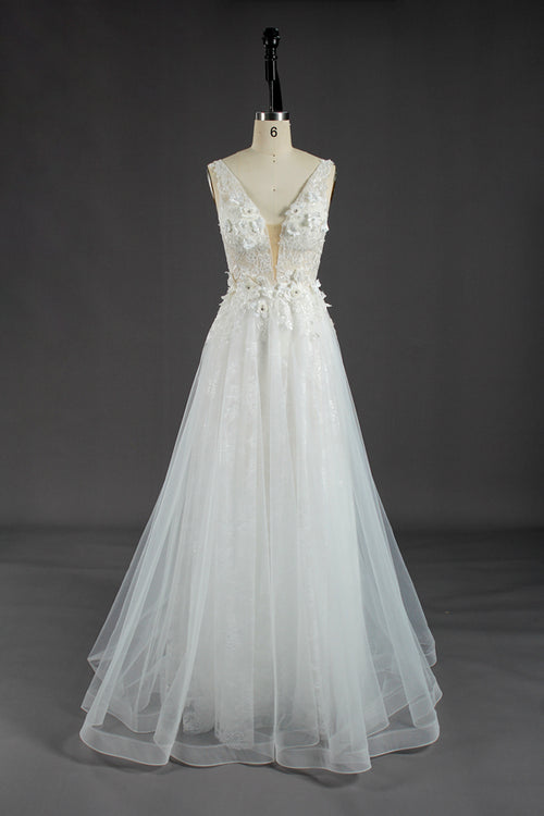 Blooming Elegance Wholesale Lace Petal Wedding Gown with Tulle Ball Gown Skirt KT1305