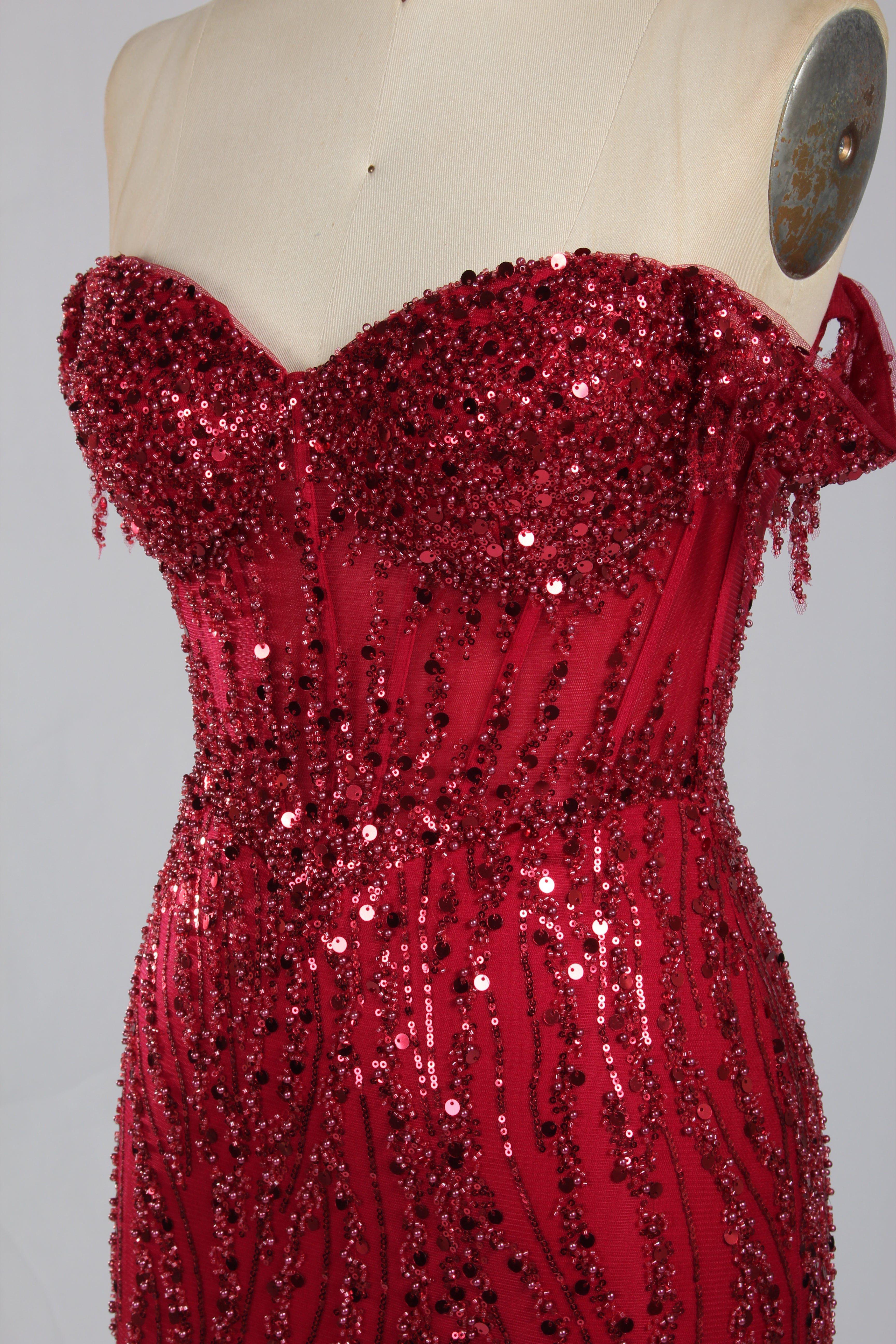 Wholesale Red Off-Shoulder Sequin Short Homecoming Dress 33330S