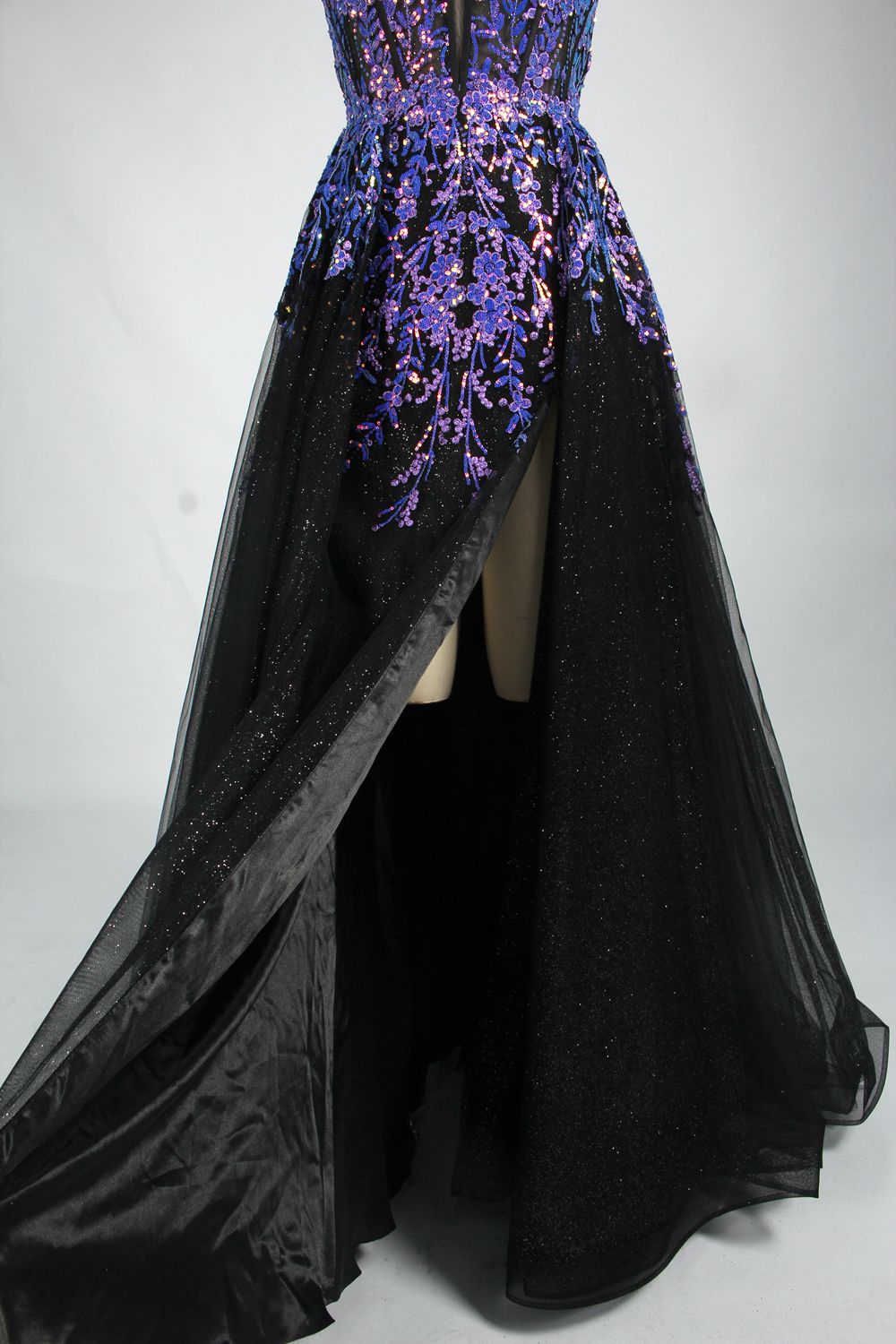 Wholesale Exquisite Sequin-Embroidered Ball Gown 33007