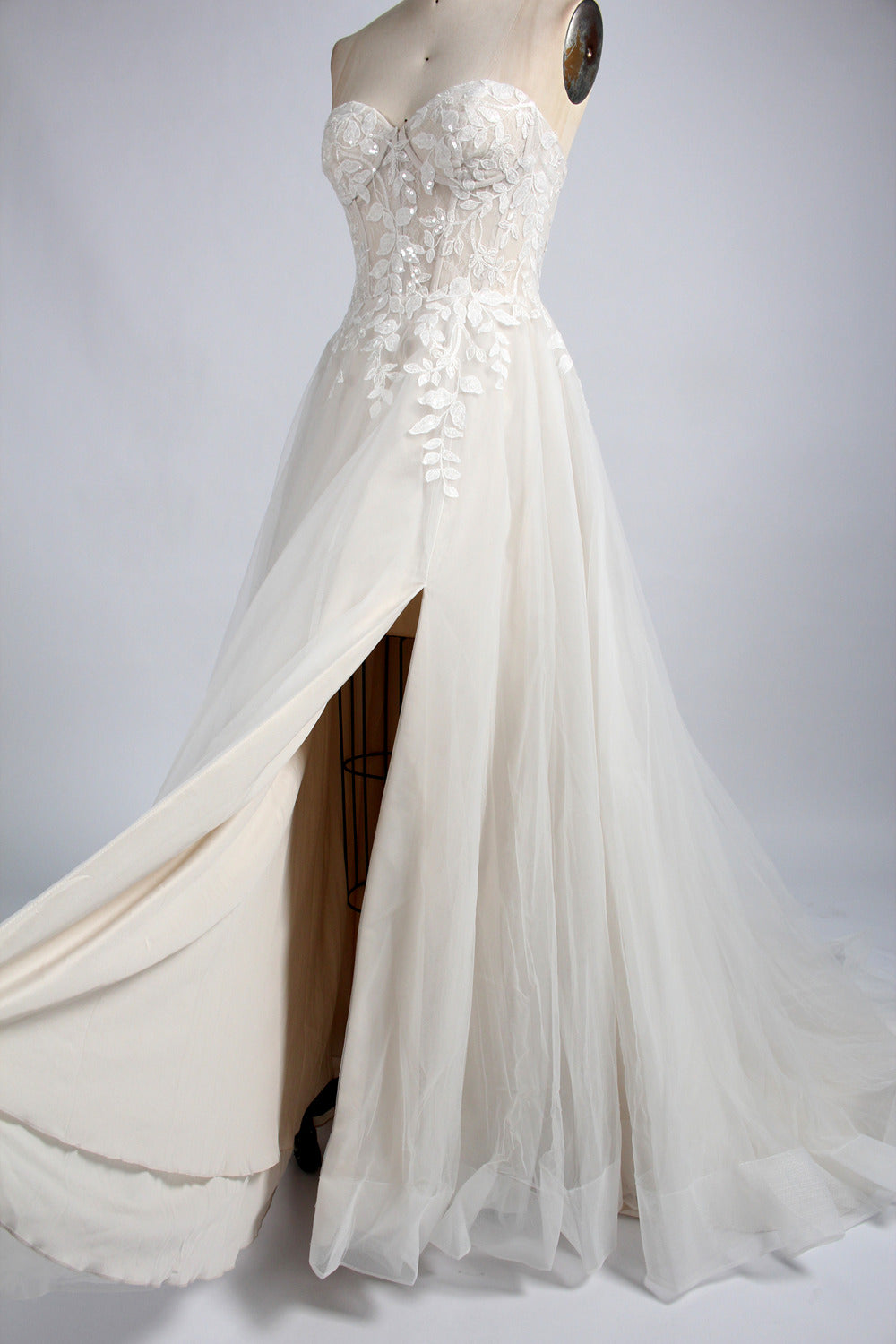 Lace Plus Size Wedding Dress with Detachable Sleeves - Wholesale TG011