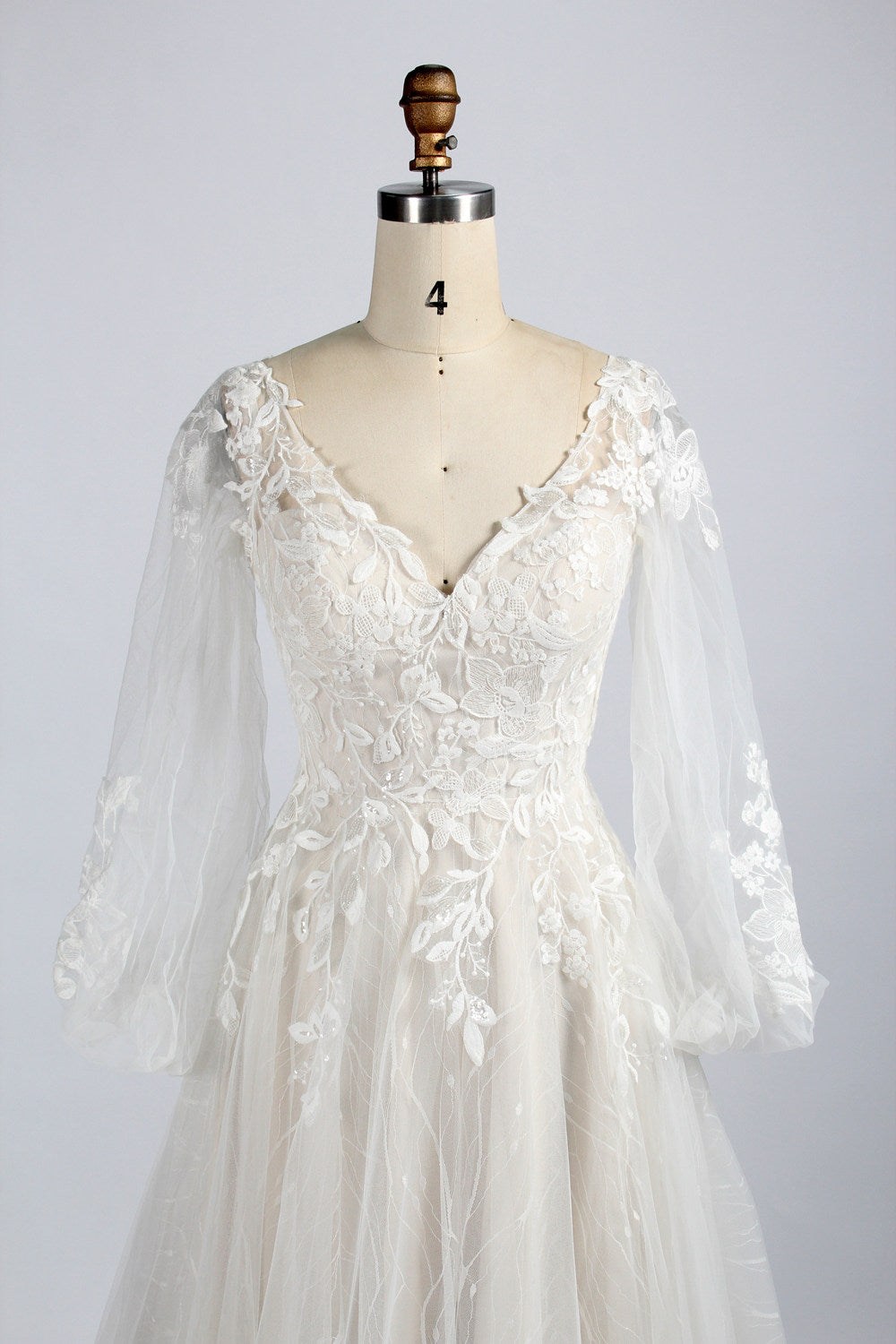 Wholesale Sheer Sleeve Lace Tulle Wedding Dress tg012