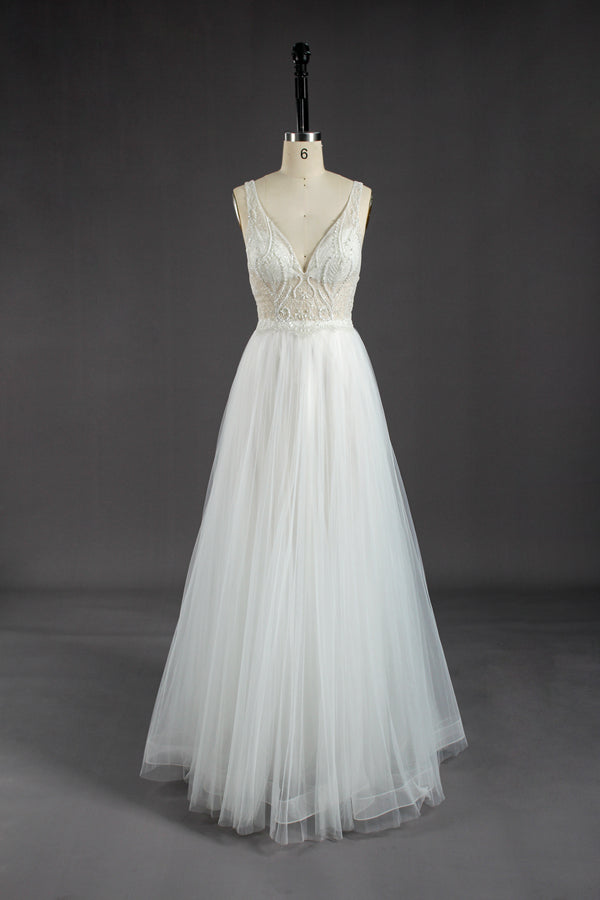 Lace Wedding Gown with Tulle Ballgown Skirt  Description KT1302