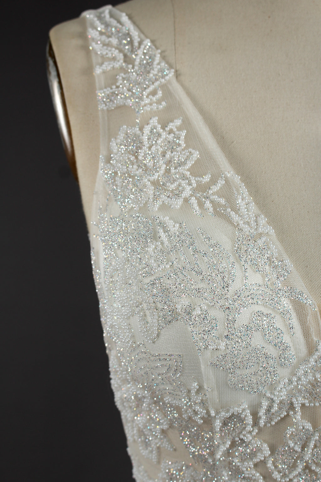 Wholesale Beaded Lace V-Neck Tulle Wedding Gown kt1303