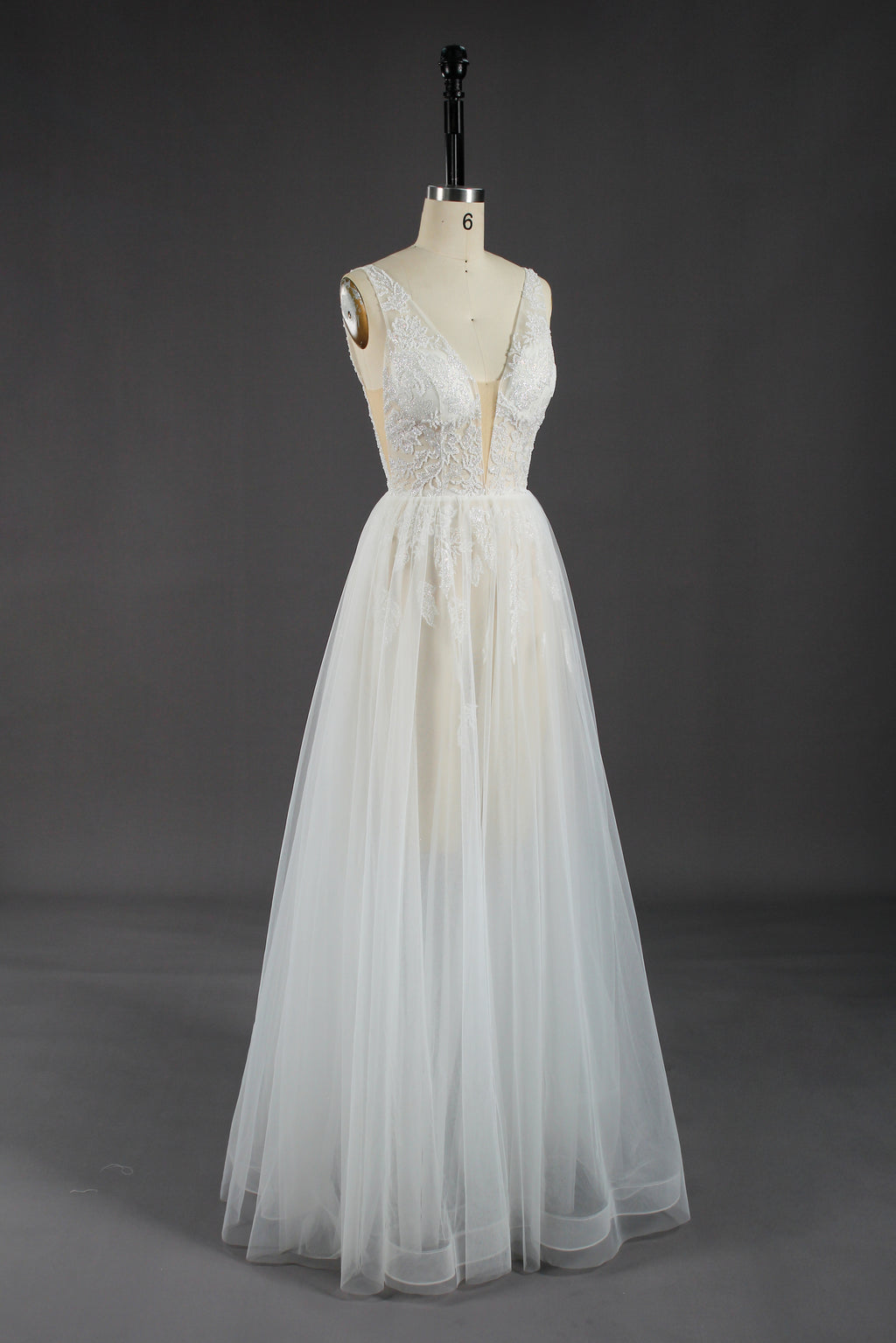 Wholesale Beaded Lace V-Neck Tulle Wedding Gown kt1303