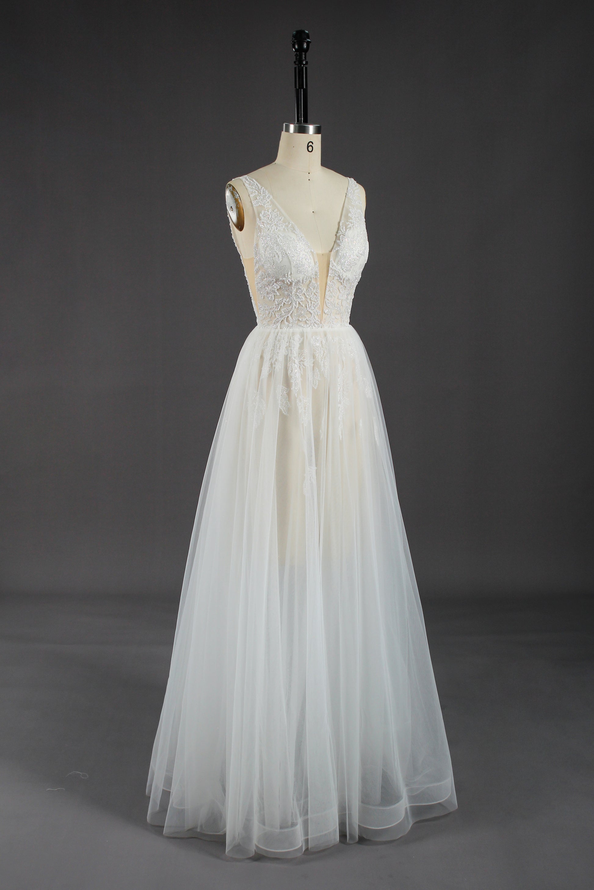 Wholesale Beaded Lace V-Neck Tulle Wedding Gown kt1303