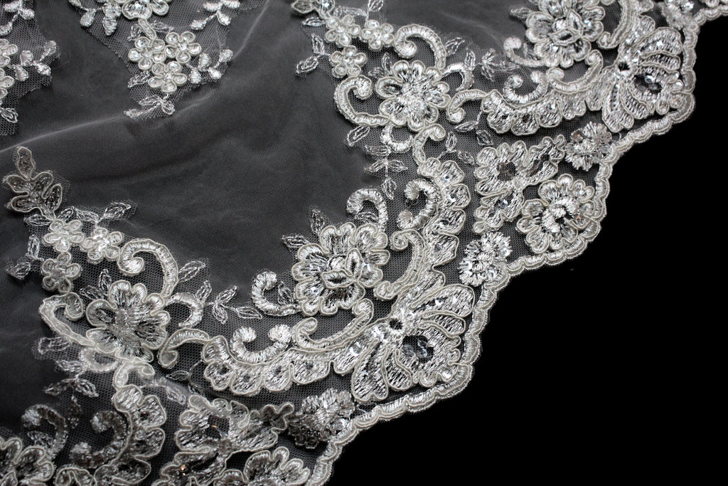 Wholesale Lace-Trimmed Cathedral Bridal Veil t048