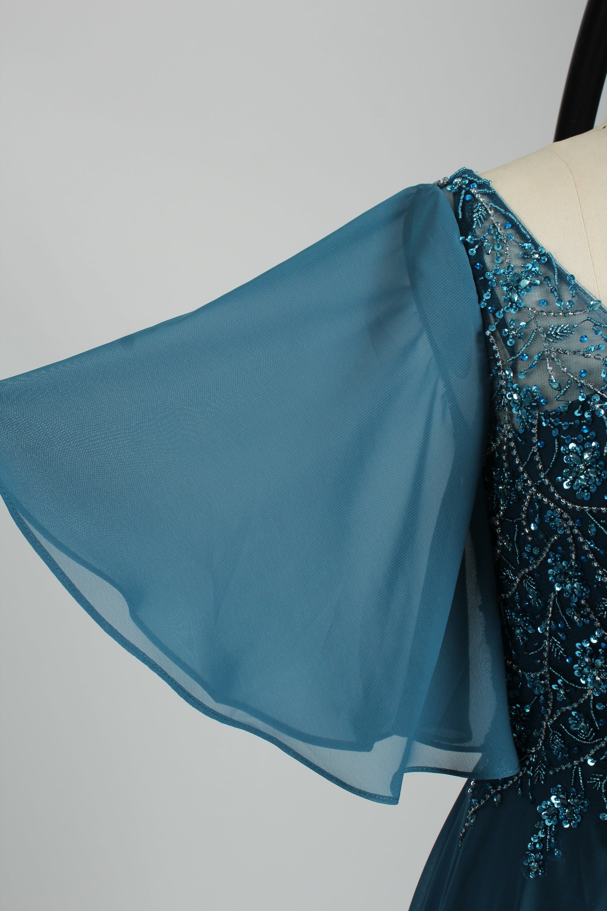 Wholesale Olive Green Lace - Embellished Flutter - Sleeve Prom Dress 32778