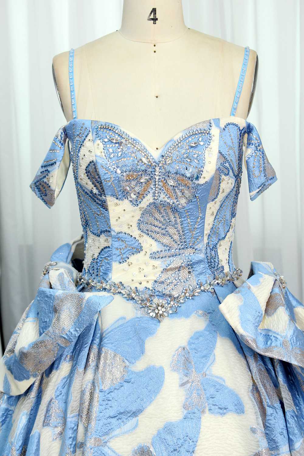 Wholesale Blue Butterfly Jacquard Quinceañera Dress Bow Waist Brocade Ball Gown KT1366