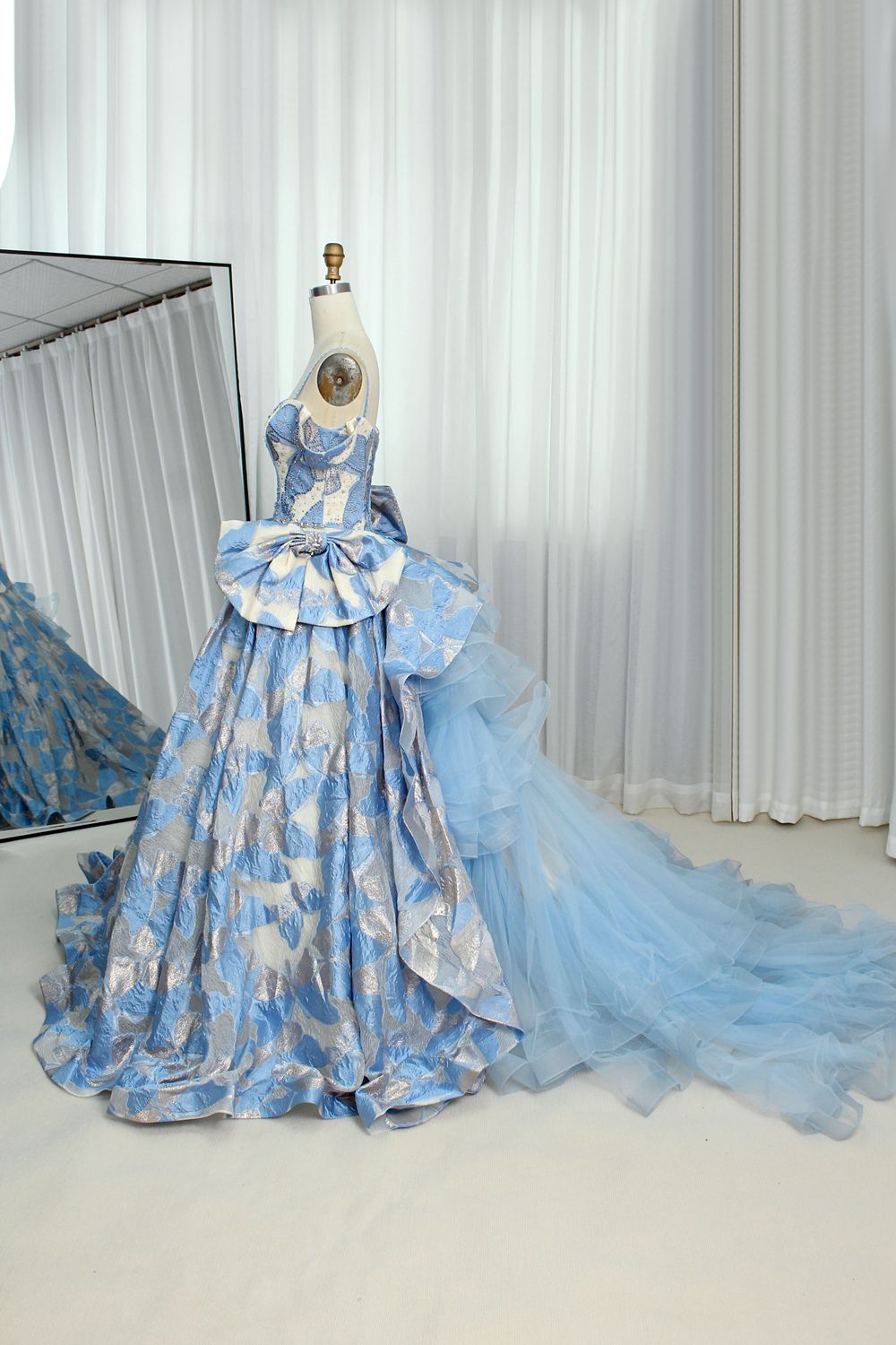 Wholesale Blue Butterfly Jacquard Quinceañera Dress Bow Waist Brocade Ball Gown KT1366