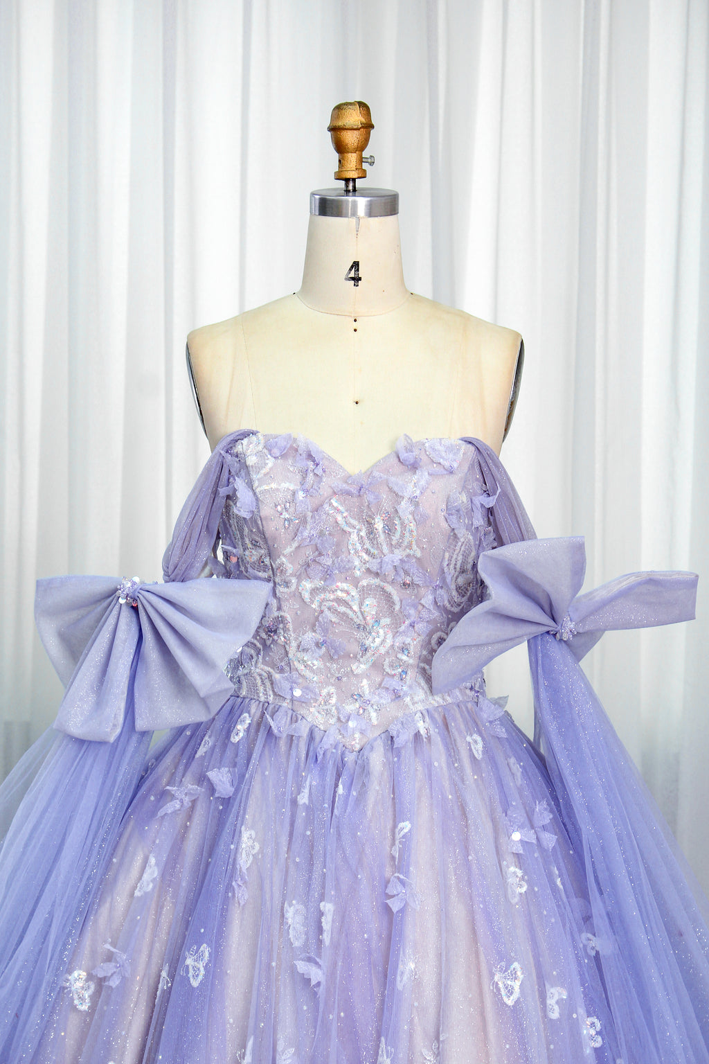 Wholesale Lilac Butterfly Quinceañera Dress Oversized Bow Sleeves Sequin Lace Ball Gown KT1362