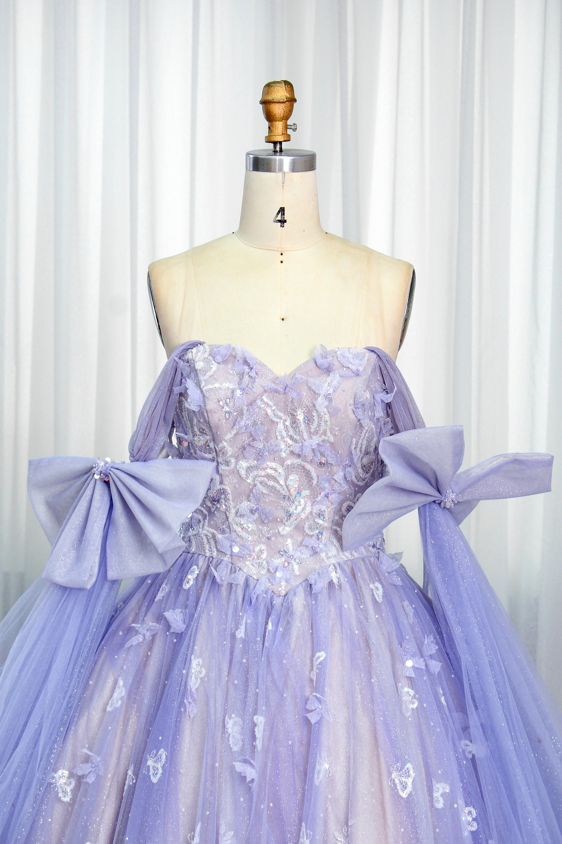 Wholesale Lilac Butterfly Quinceañera Dress Oversized Bow Sleeves Sequin Lace Ball Gown KT1362