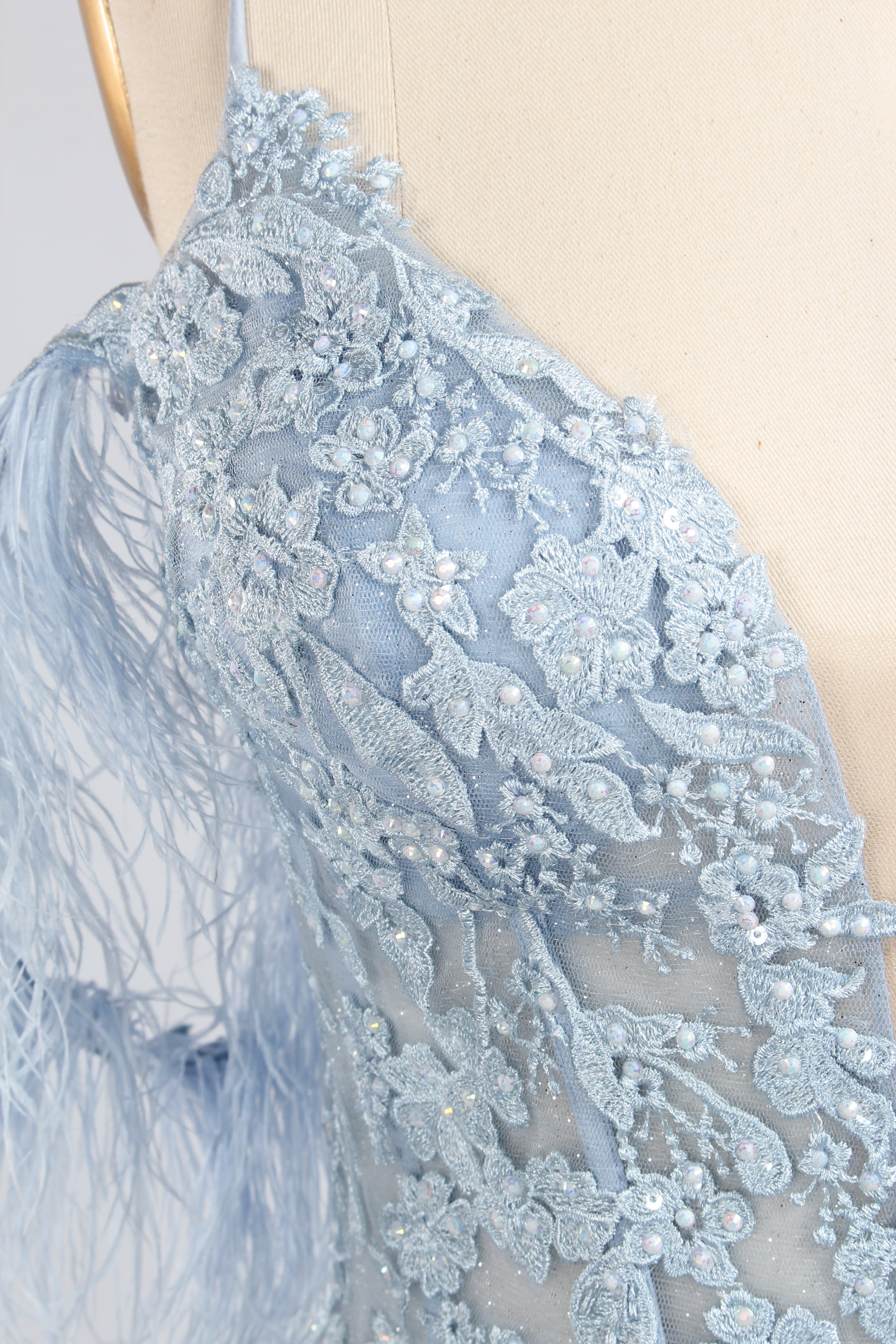 Wholesale Light Blue Lace Feather Off-the-Shoulder Evening Gown 33394