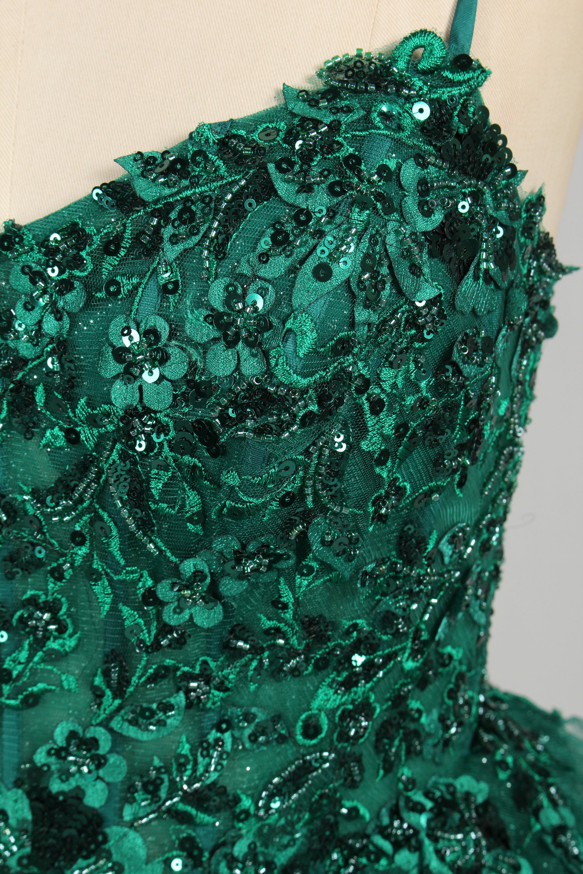 Wholesale Emerald Green Tiered Ruffled Ball Gown 33231