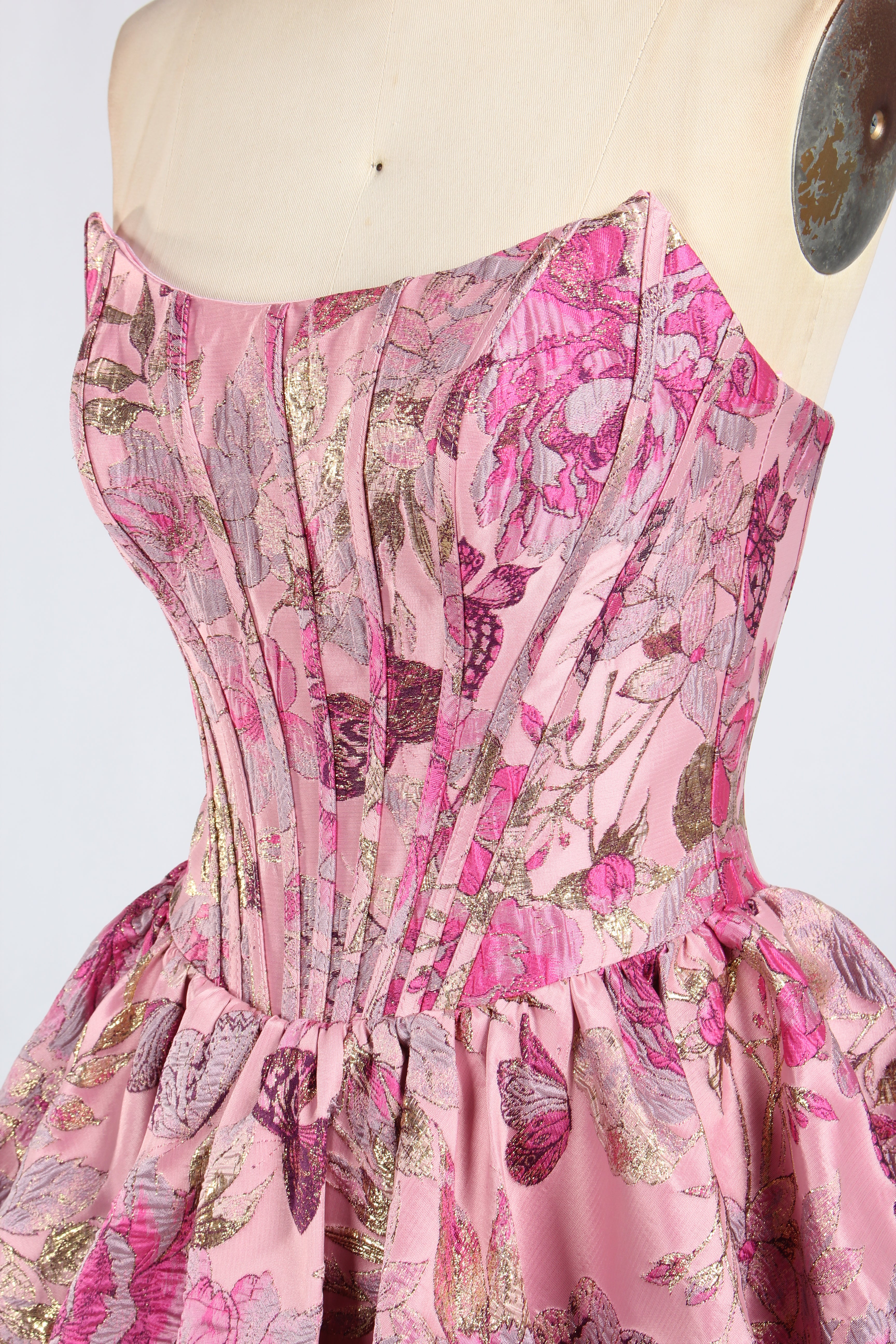 Wholesale Pink Floral Brocade Strapless Homecoming Dress 33411