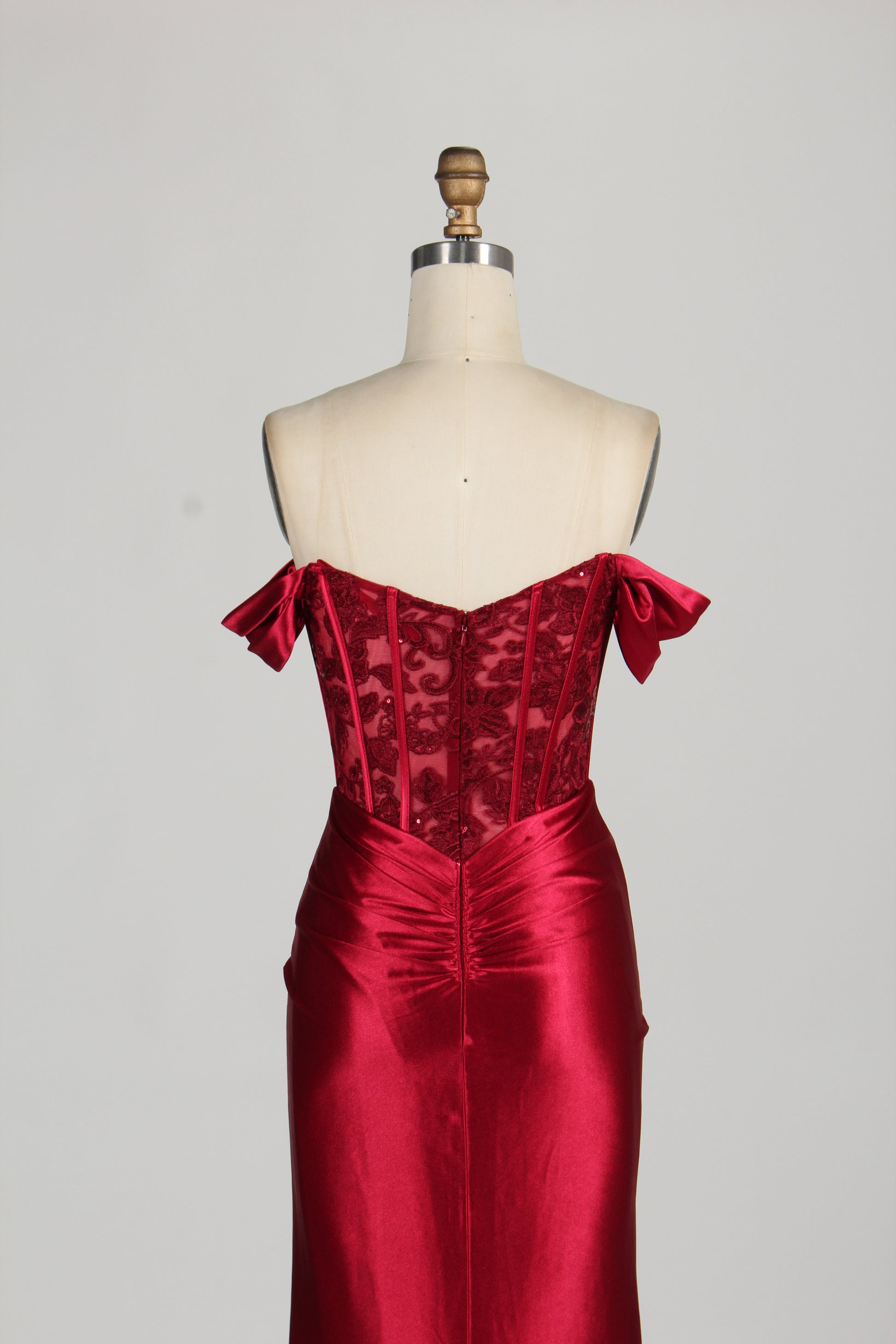 Wholesale Appliqué Bodice Satin Prom Gown 33095
