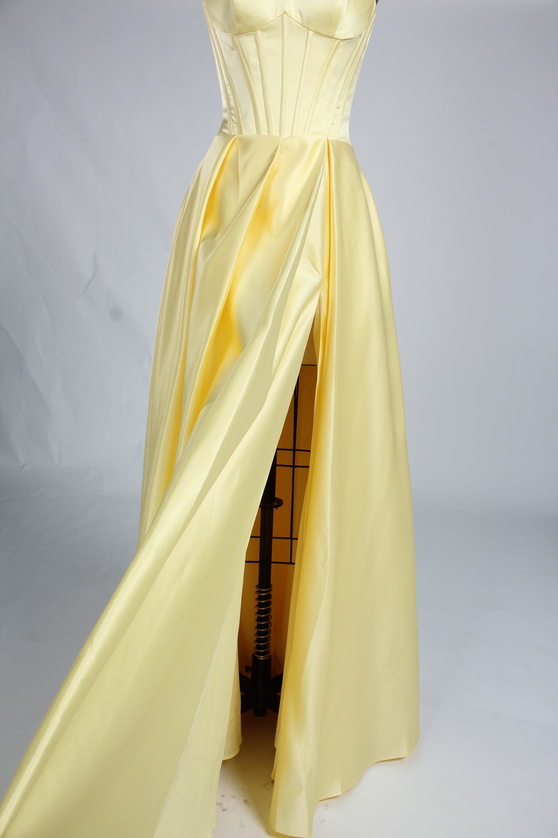 Wholesale Yellow Satin Strapless Prom Dress 33225b