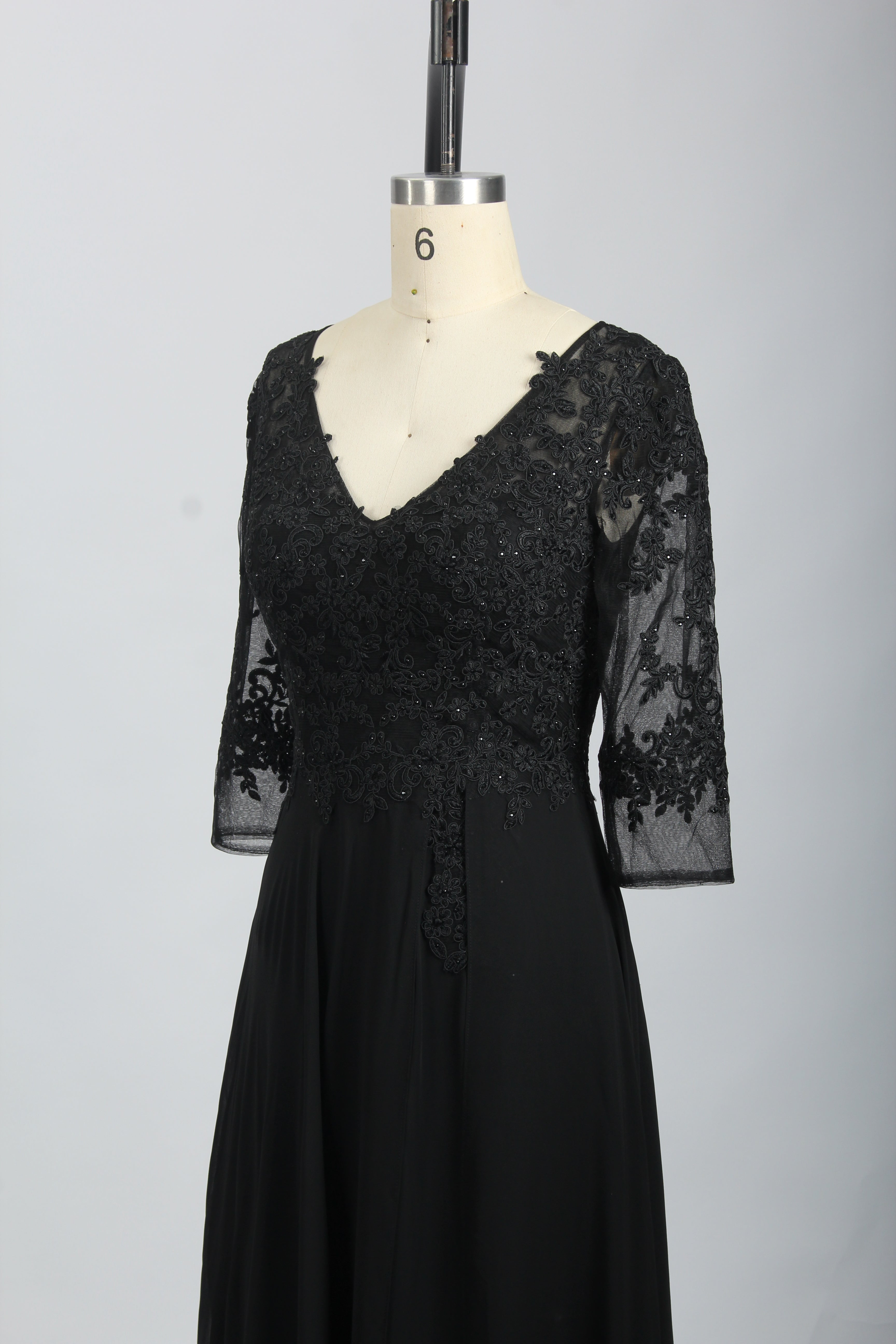 Wholesale Black Lace Half-Sleeve Mother-of-the-Bride Gown 32697